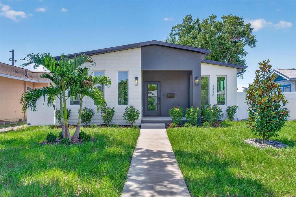 Photo of 4410 4th Avenue S, St Petersburg, FL 33711 (MLS # TB8532911)