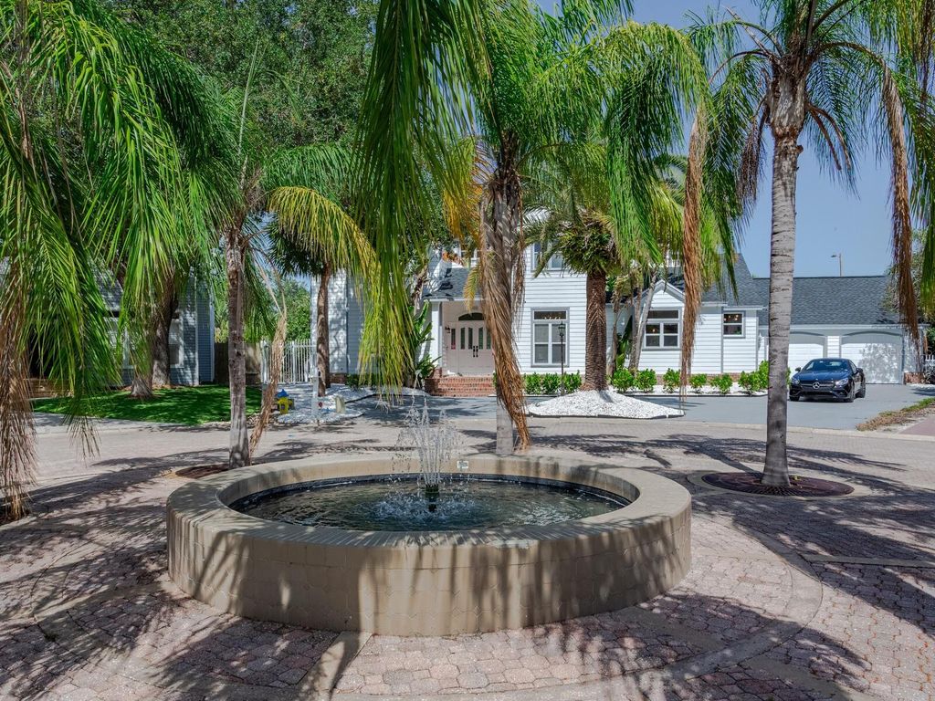 Photo of 4702 W Heron Lane, Tampa, FL 33629 (MLS # TB8387849)