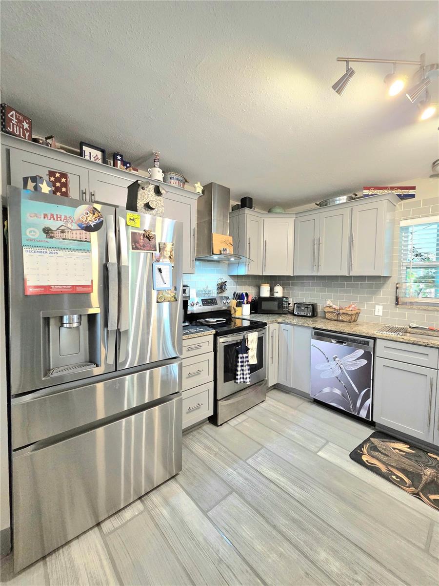 SPRING HILL - Residential