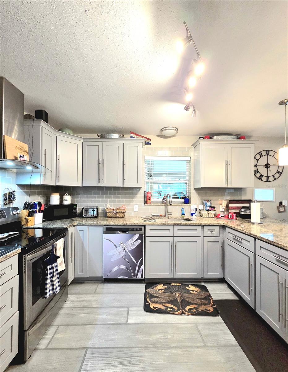 SPRING HILL - Residential