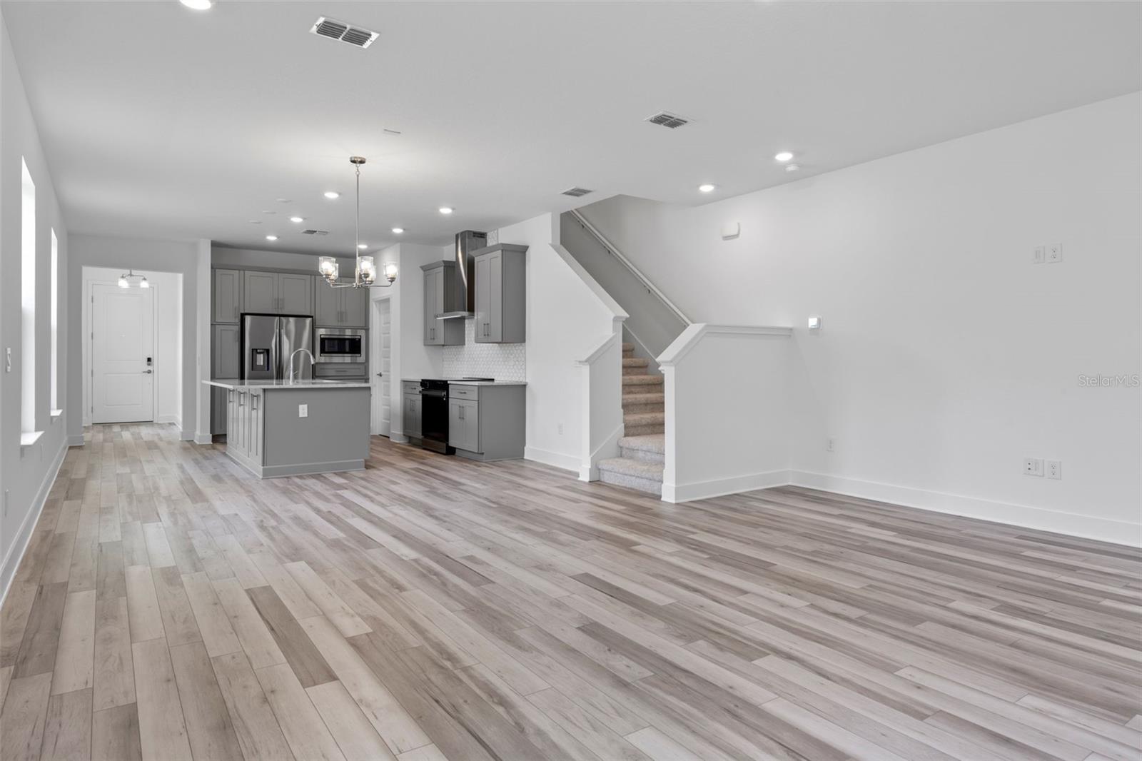 HARVEST/OVATION - Residential Lease