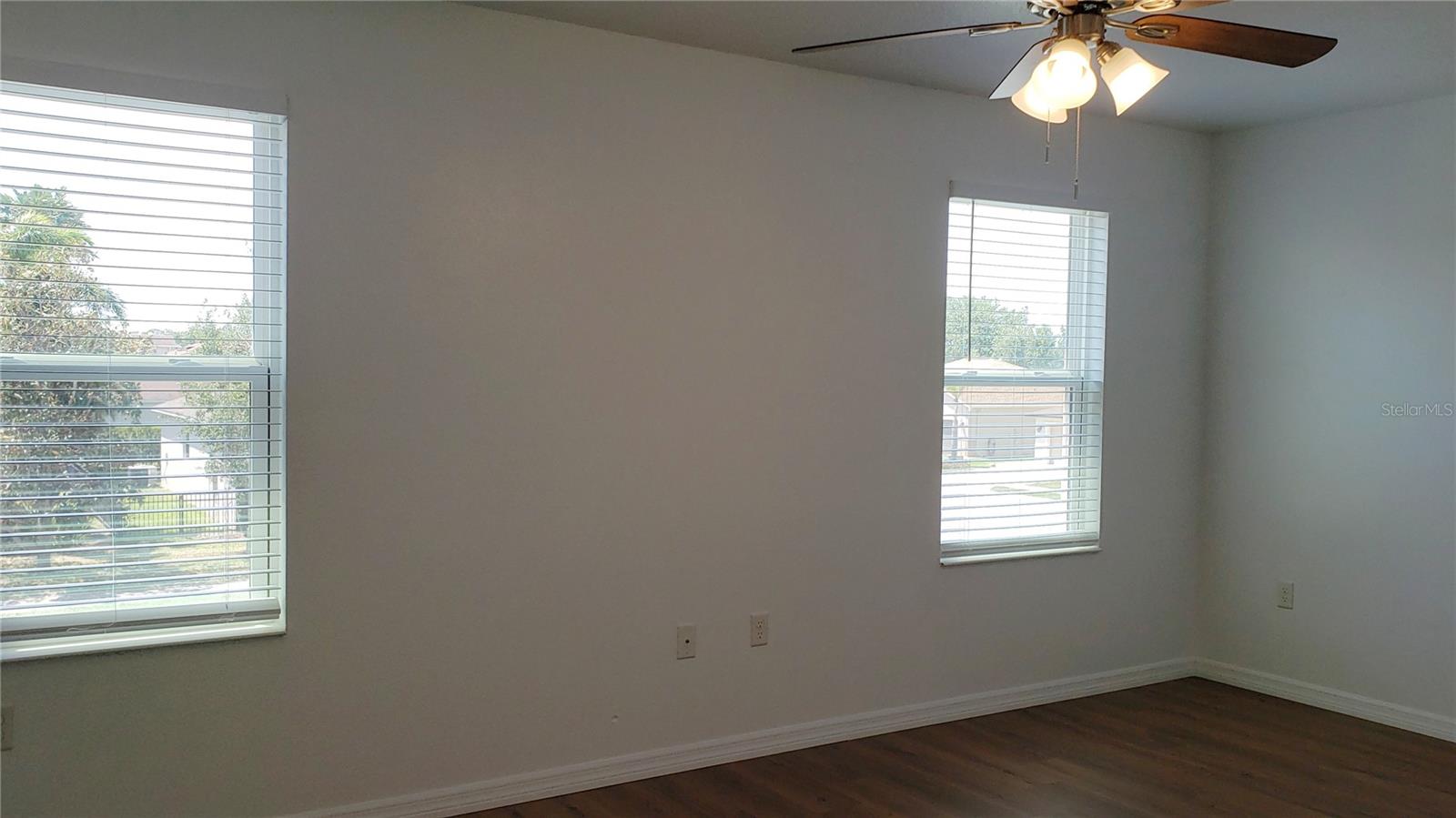 STERLING LAKE - Residential