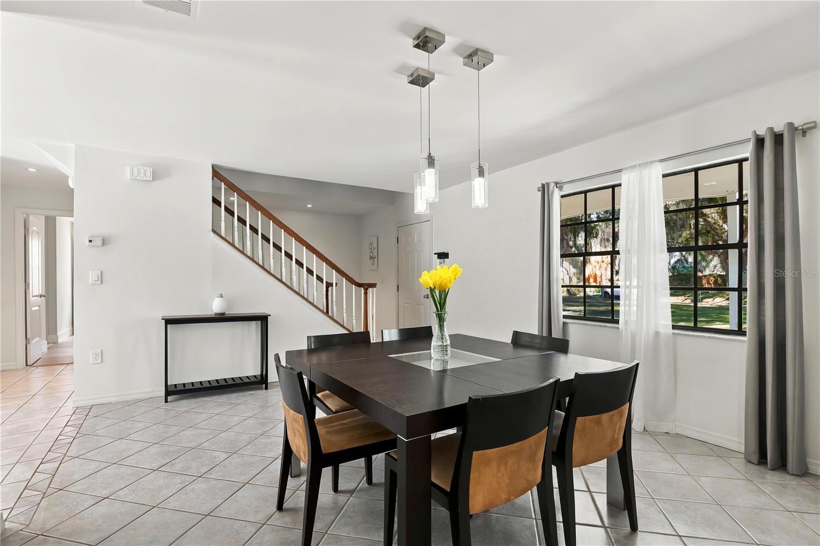 1520 SHADY OAK DRIVE