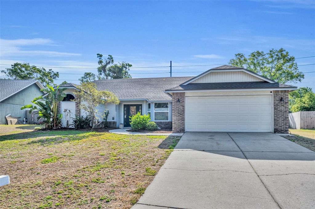 Photo of 2601 Bridle Drive, Plant City, FL 33566 (MLS # O6318370)
