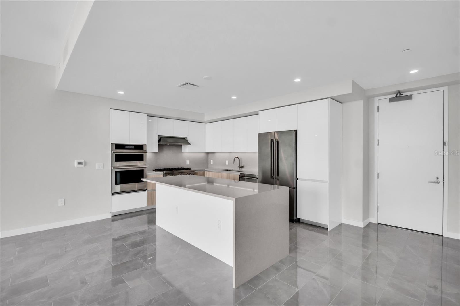 400 CENTRAL AVENUE 3002