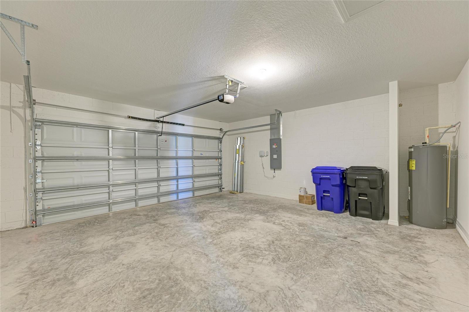 MAGNOLIA BAY - Residential