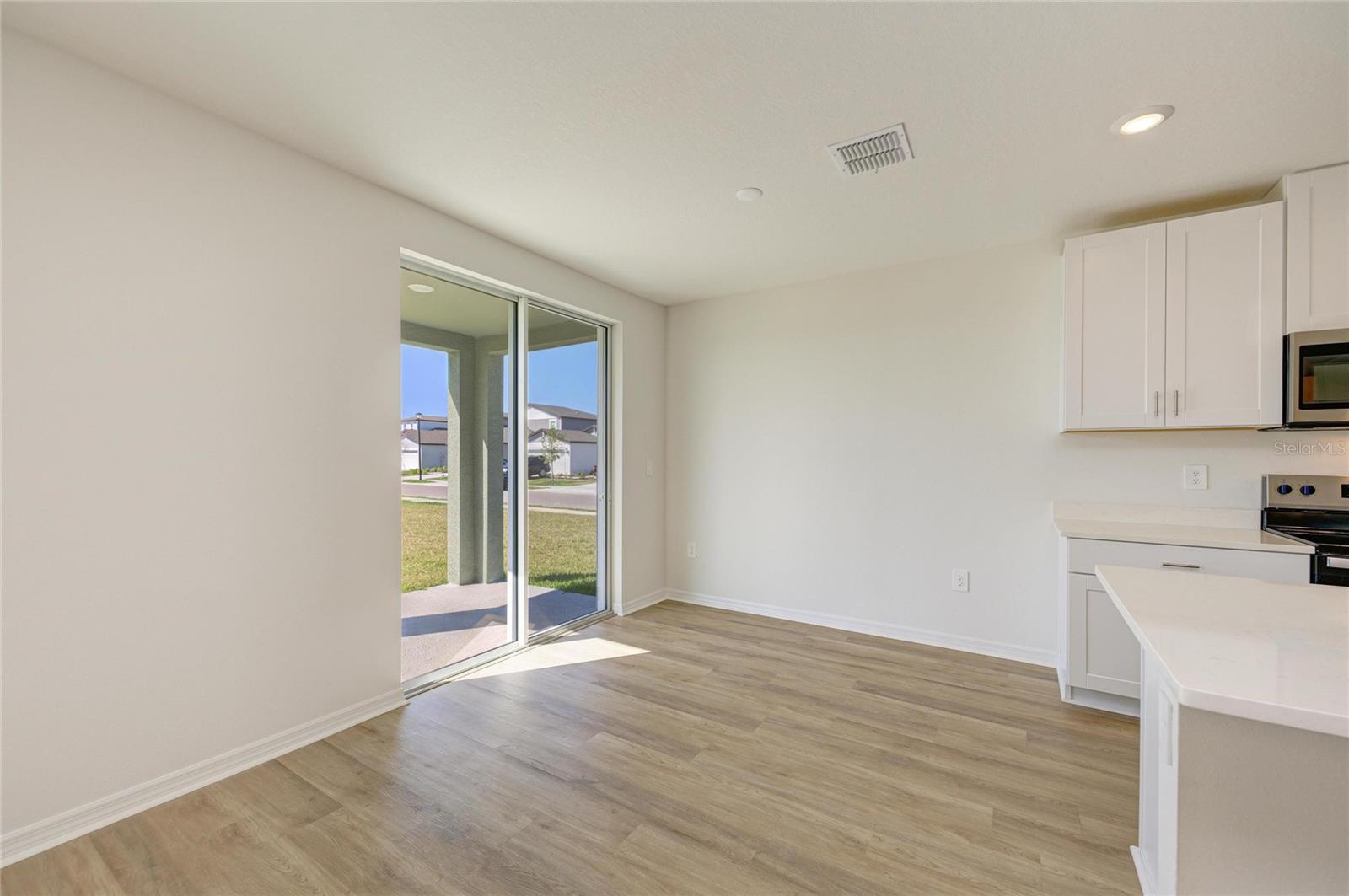 MAGNOLIA BAY - Residential