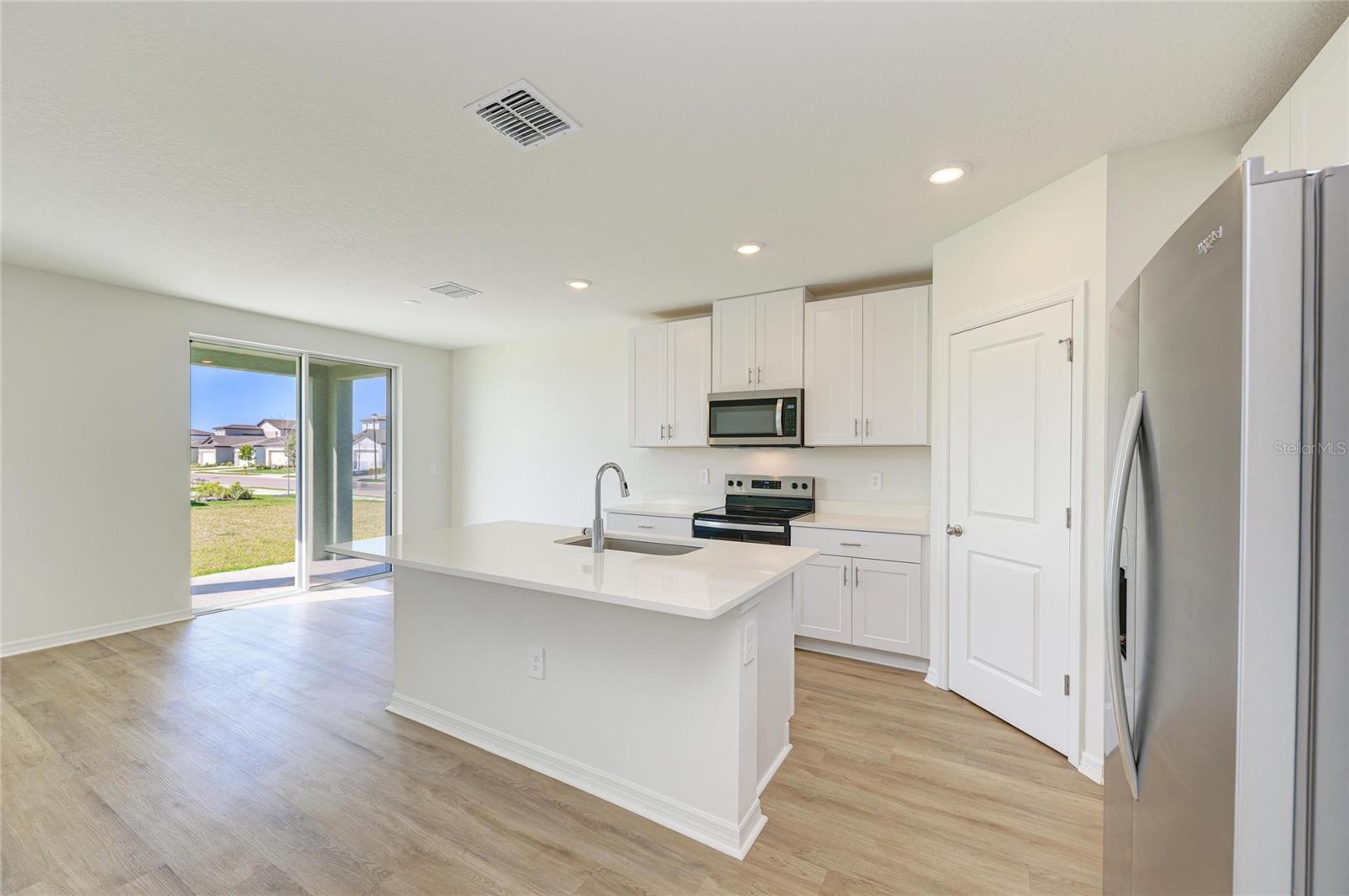 MAGNOLIA BAY - Residential