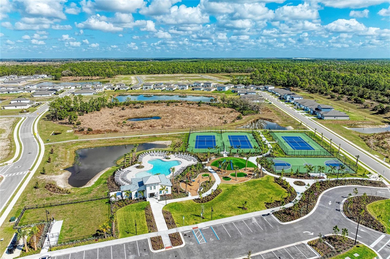 MAGNOLIA BAY - Residential