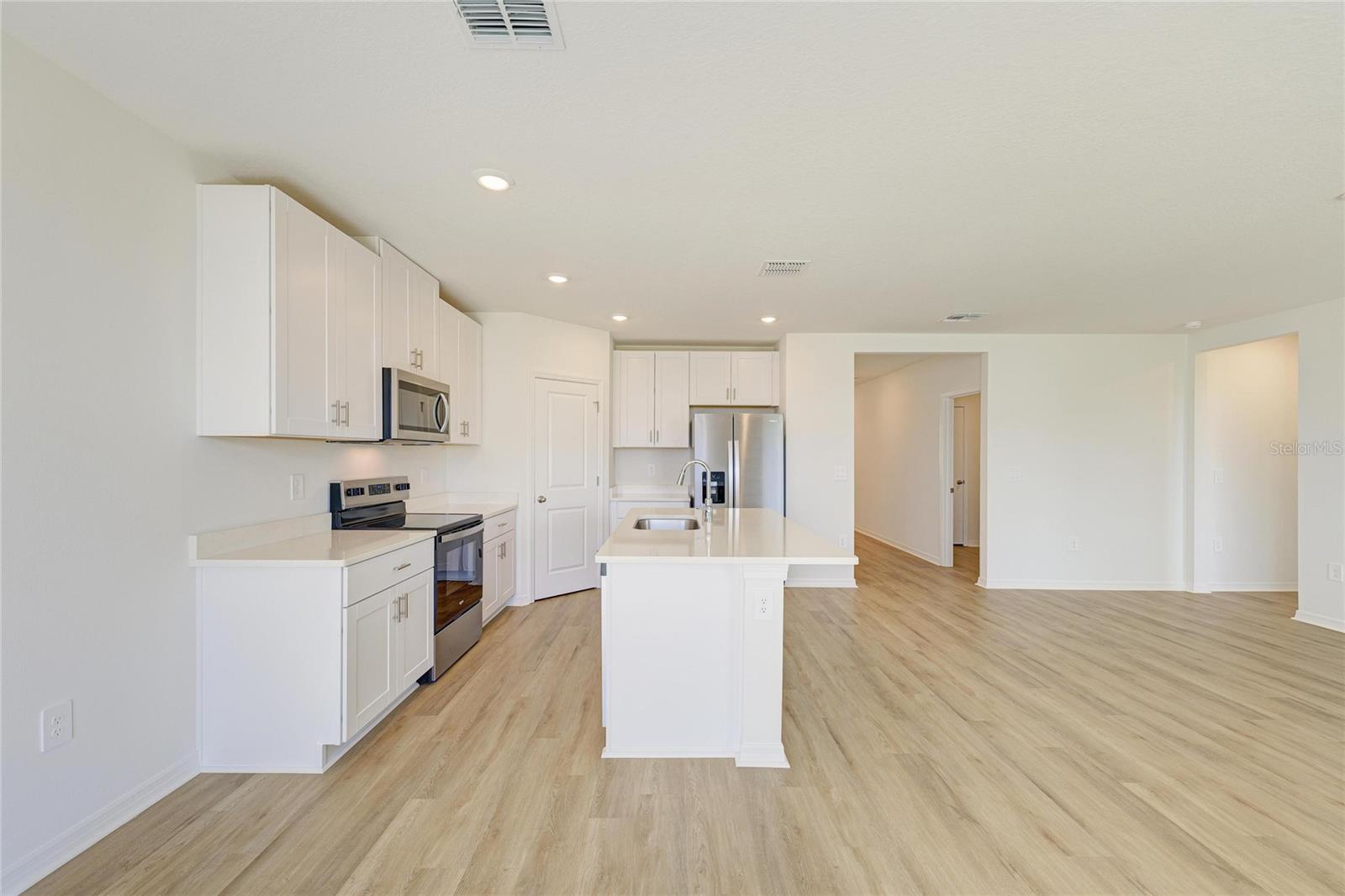 MAGNOLIA BAY - Residential