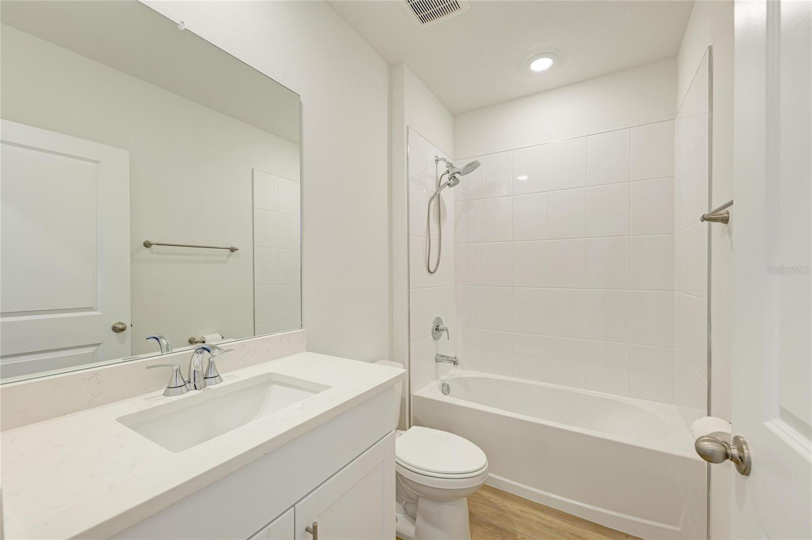 MAGNOLIA BAY - Residential