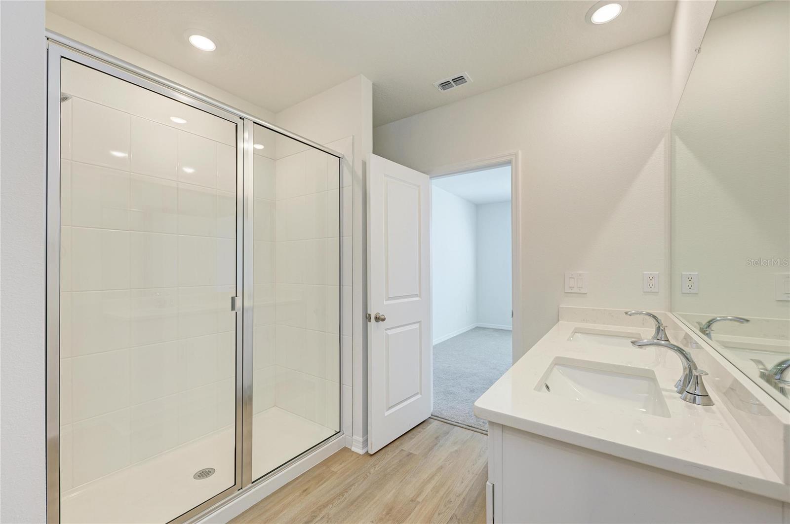 MAGNOLIA BAY - Residential