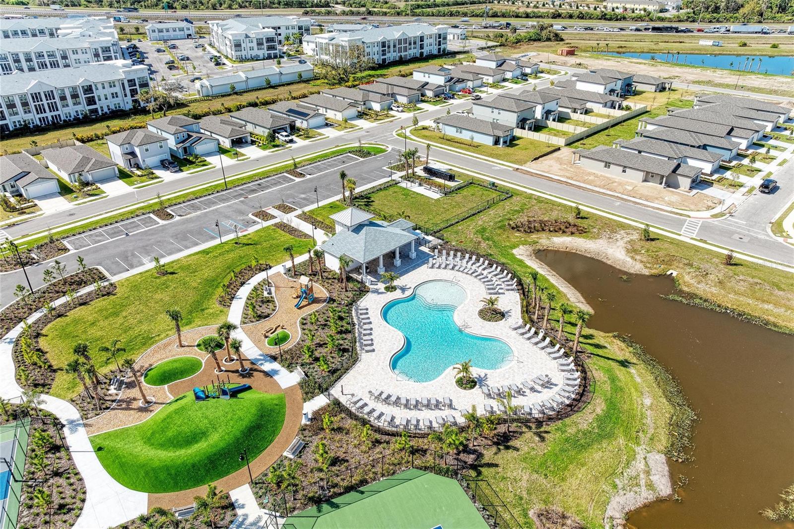 MAGNOLIA BAY - Residential