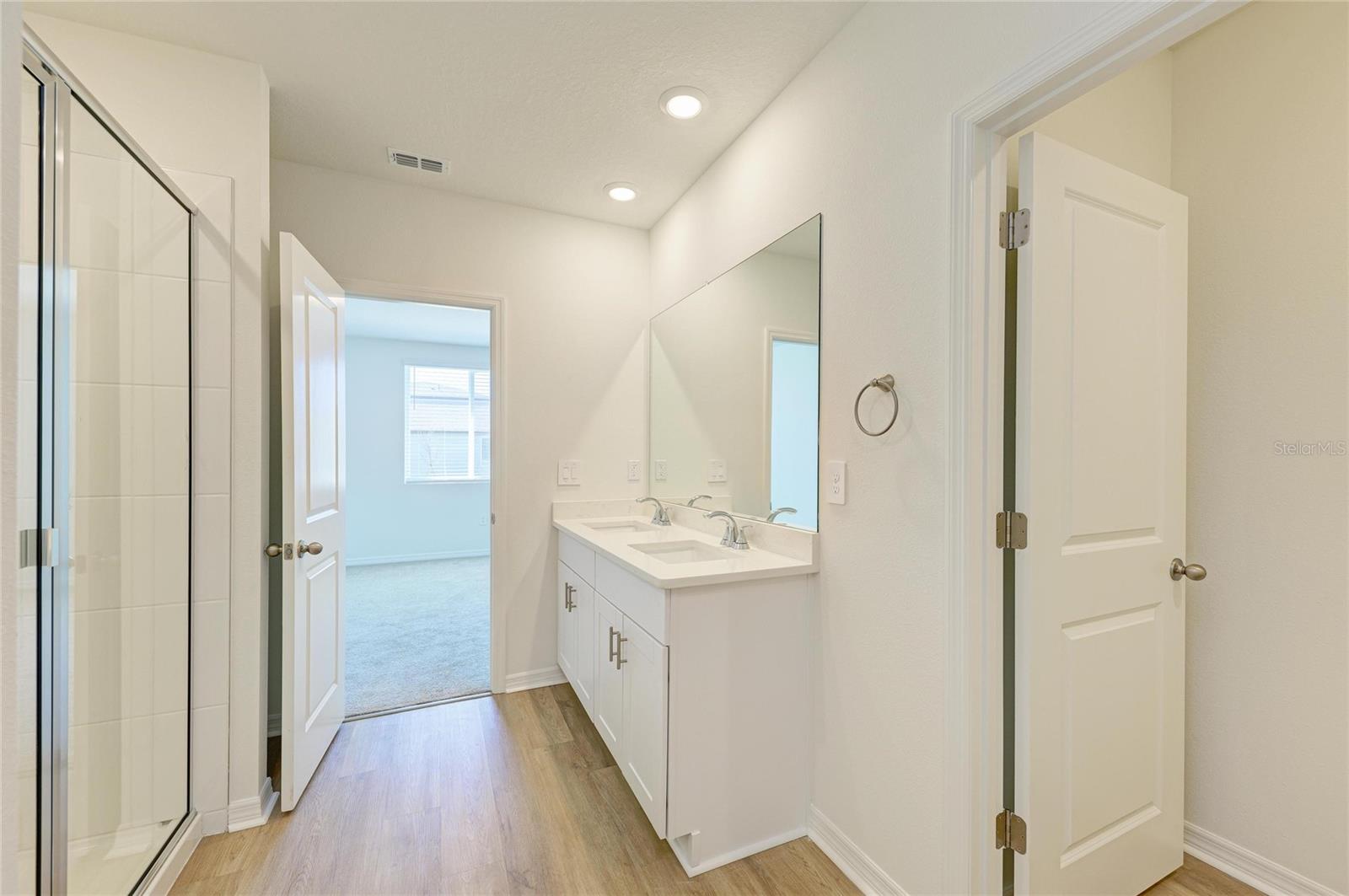 MAGNOLIA BAY - Residential