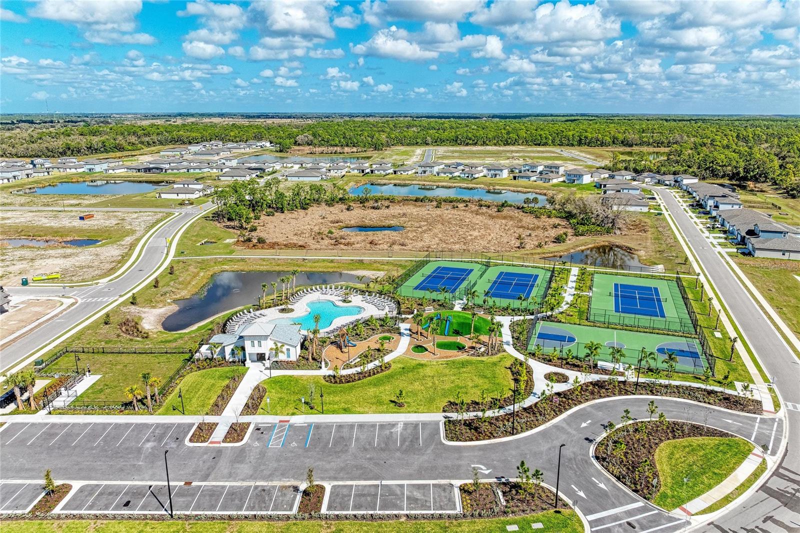 MAGNOLIA BAY - Residential