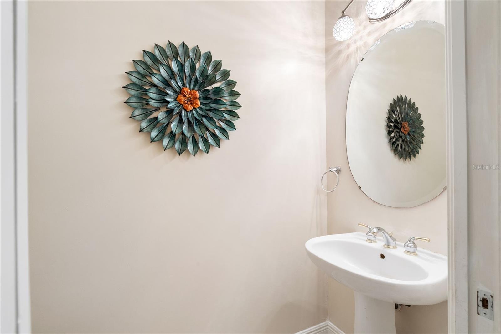 SUNSET LAKES - Residential