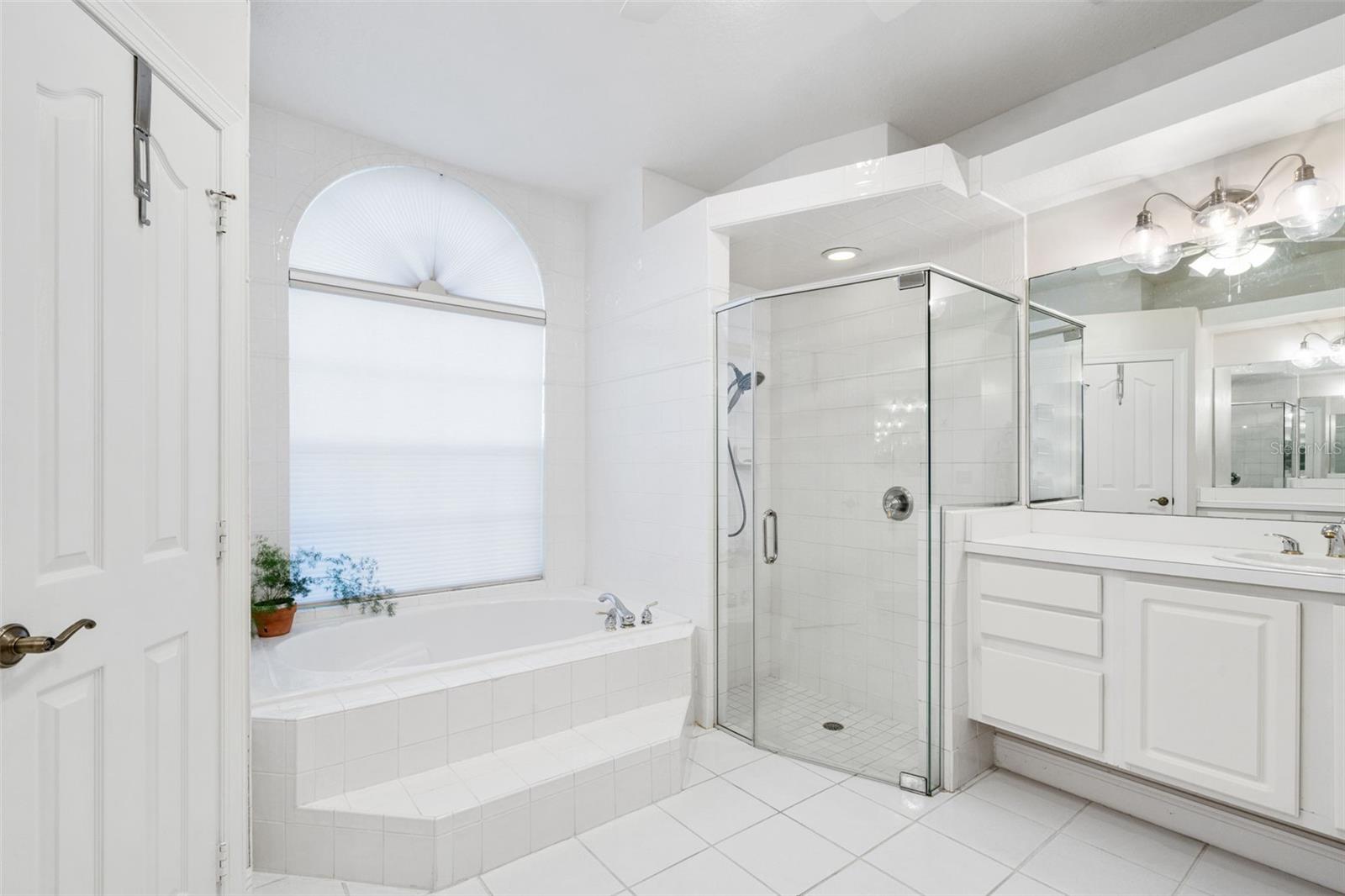 SUNSET LAKES - Residential