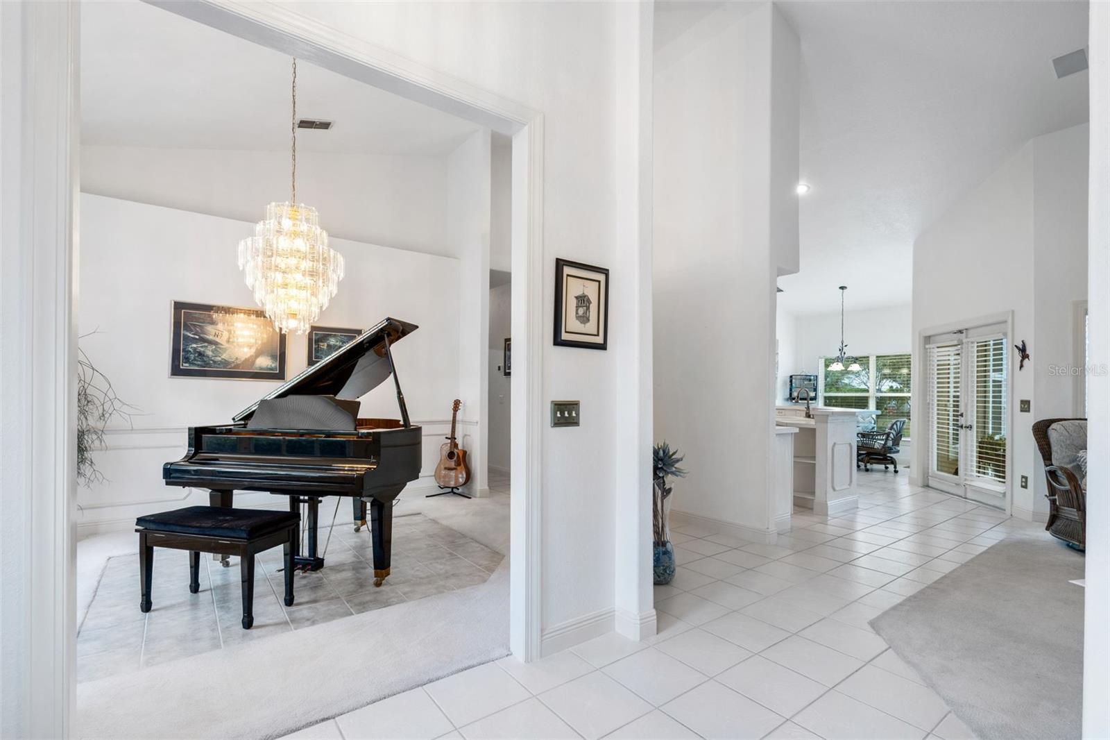 SUNSET LAKES - Residential