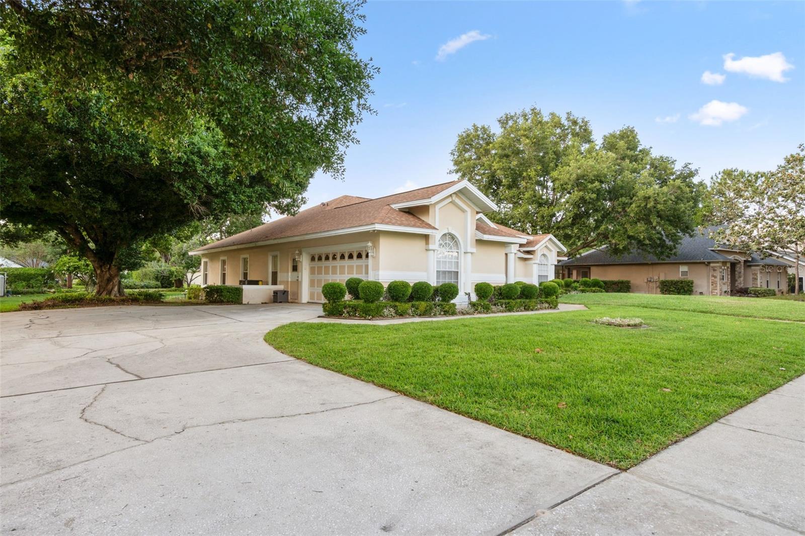 SUNSET LAKES - Residential