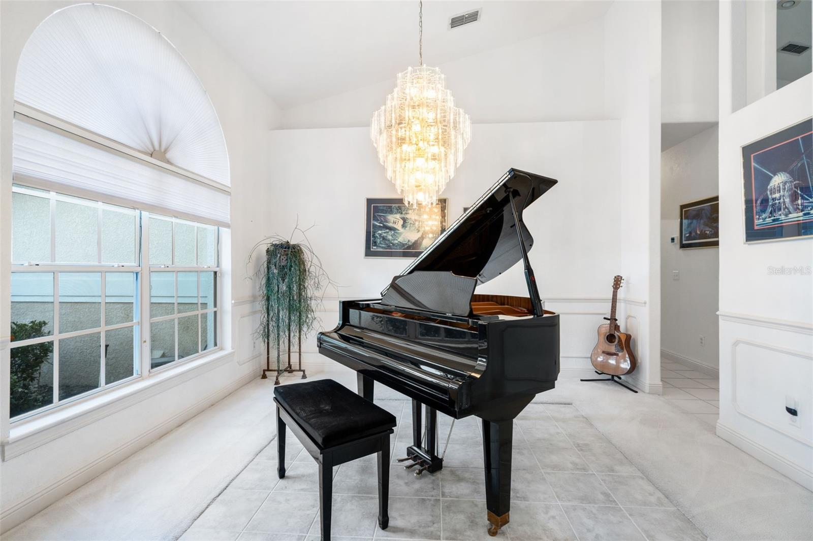 SUNSET LAKES - Residential