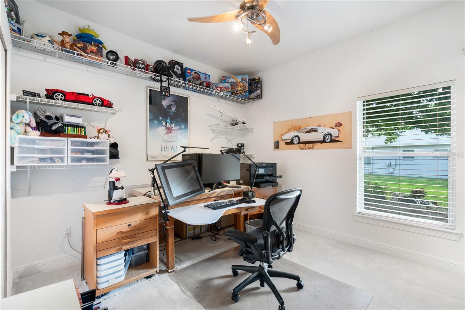 SUNSET LAKES - Residential