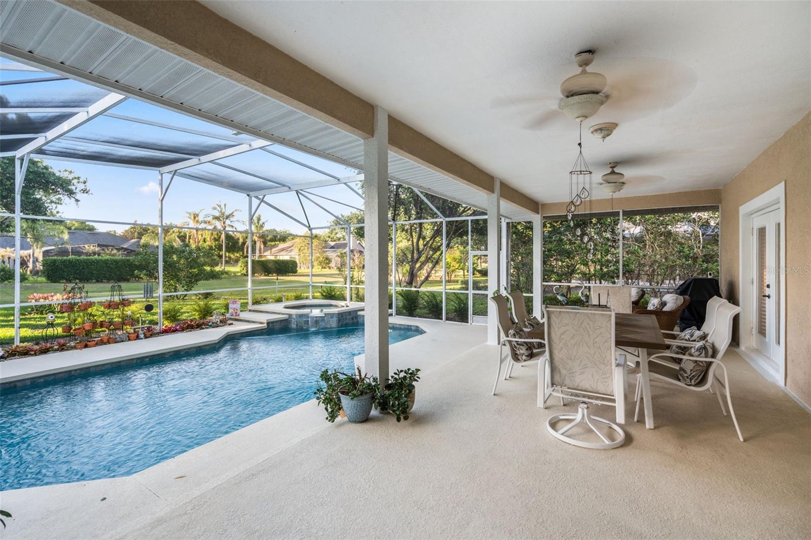 SUNSET LAKES - Residential