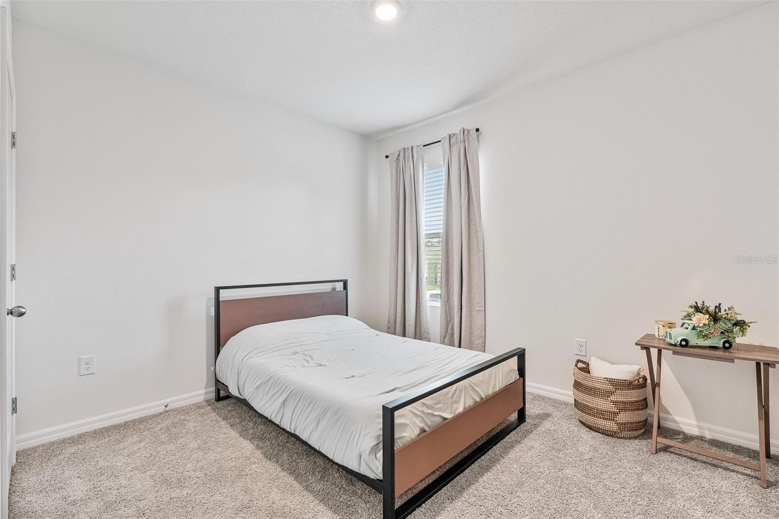 VICTORIA OAKS PH D - Residential