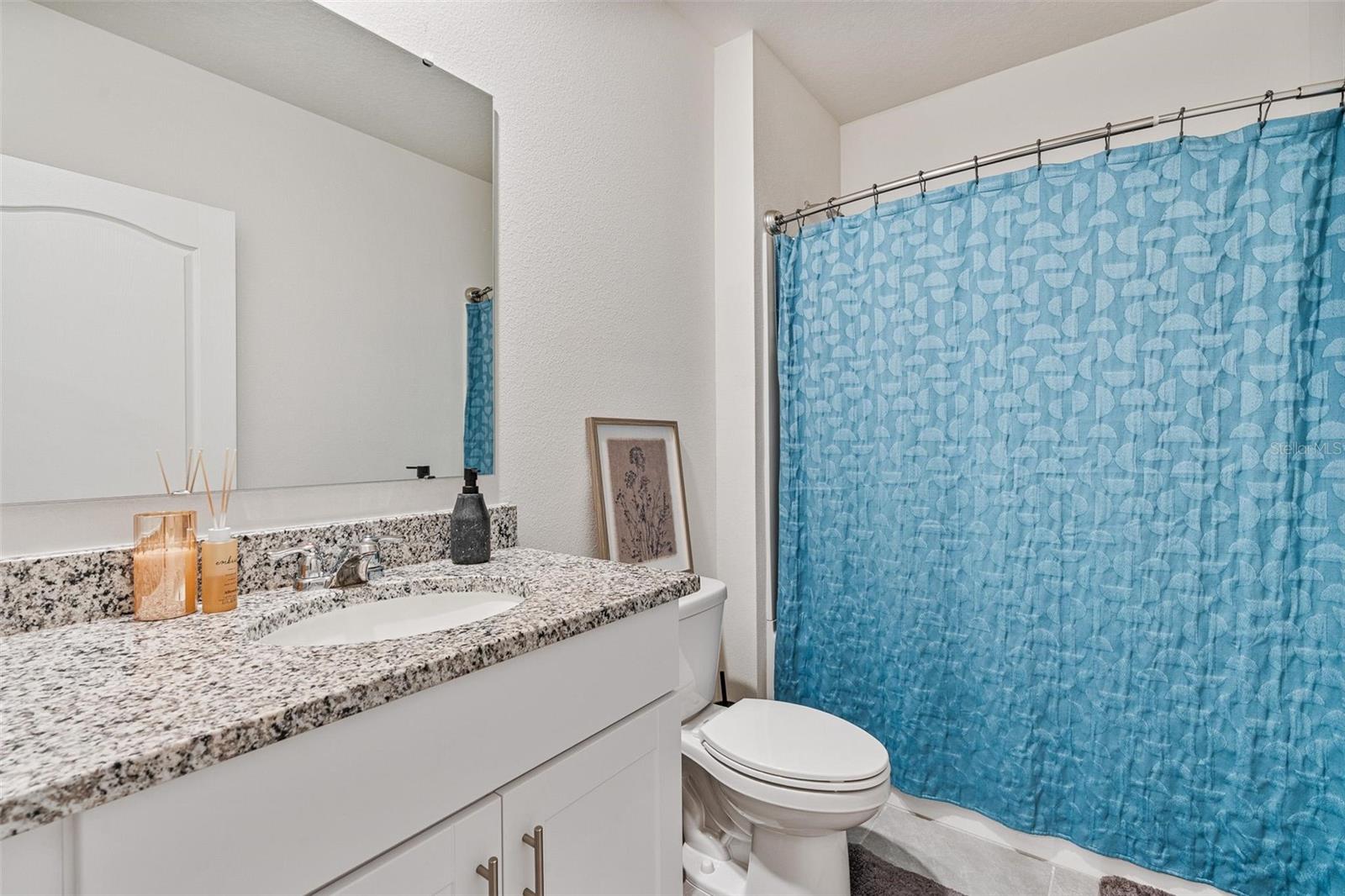 VICTORIA OAKS PH D - Residential