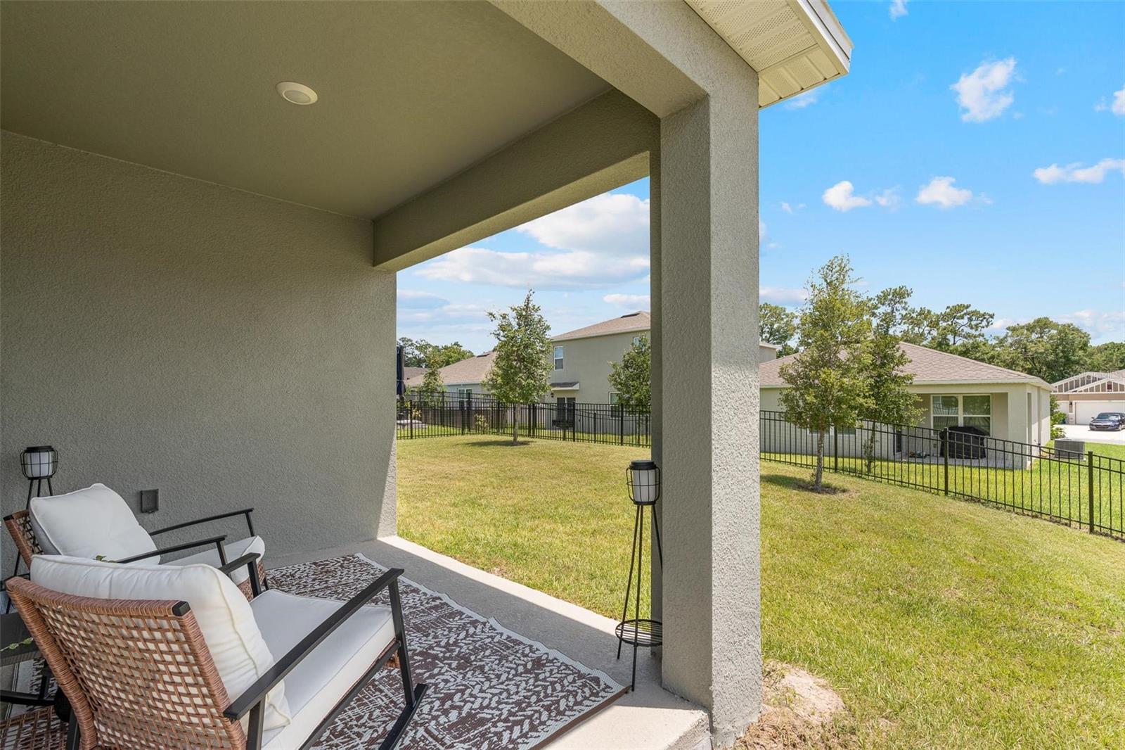 VICTORIA OAKS PH D - Residential