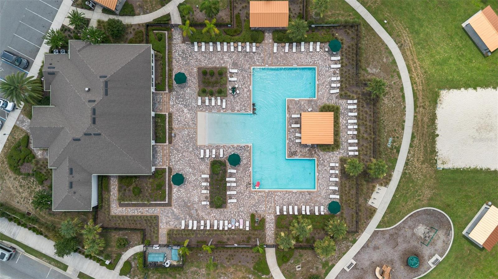 VICTORIA OAKS PH D - Residential