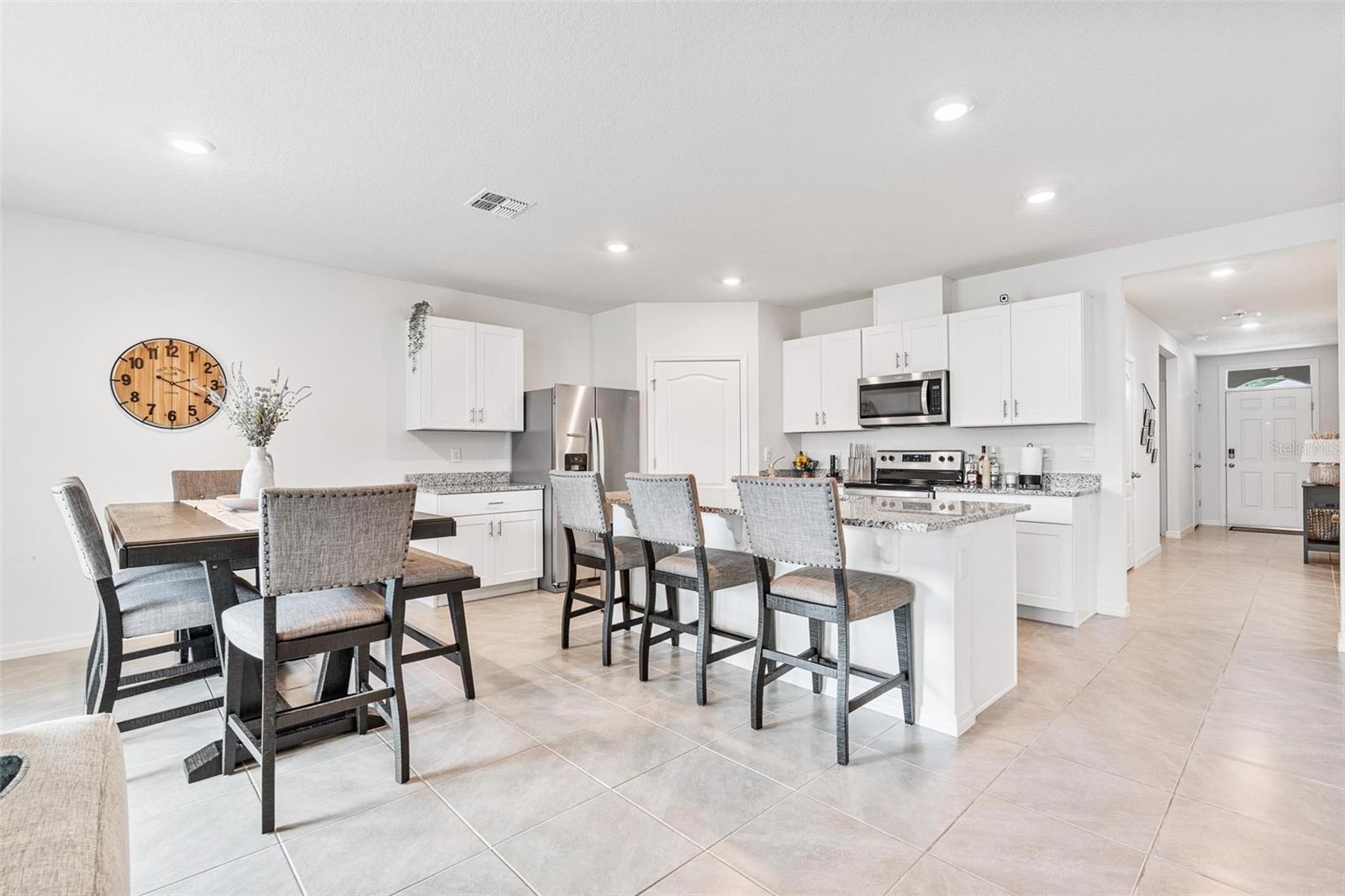 VICTORIA OAKS PH D - Residential