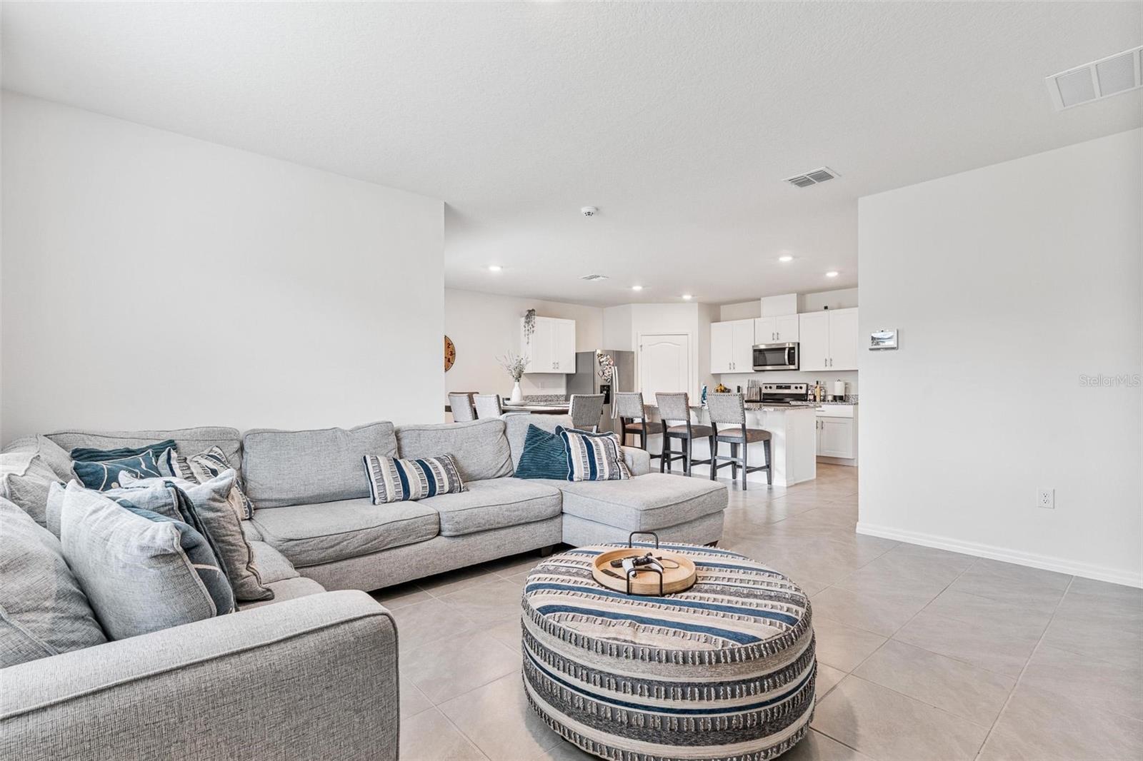 VICTORIA OAKS PH D - Residential