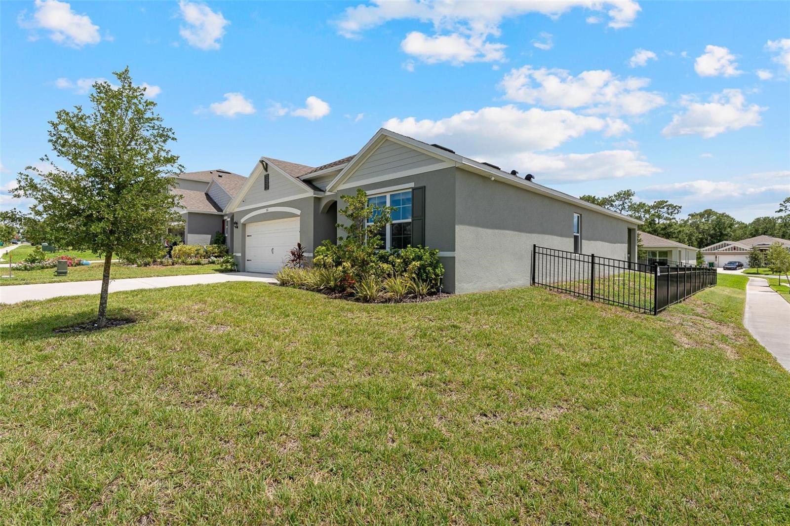VICTORIA OAKS PH D - Residential