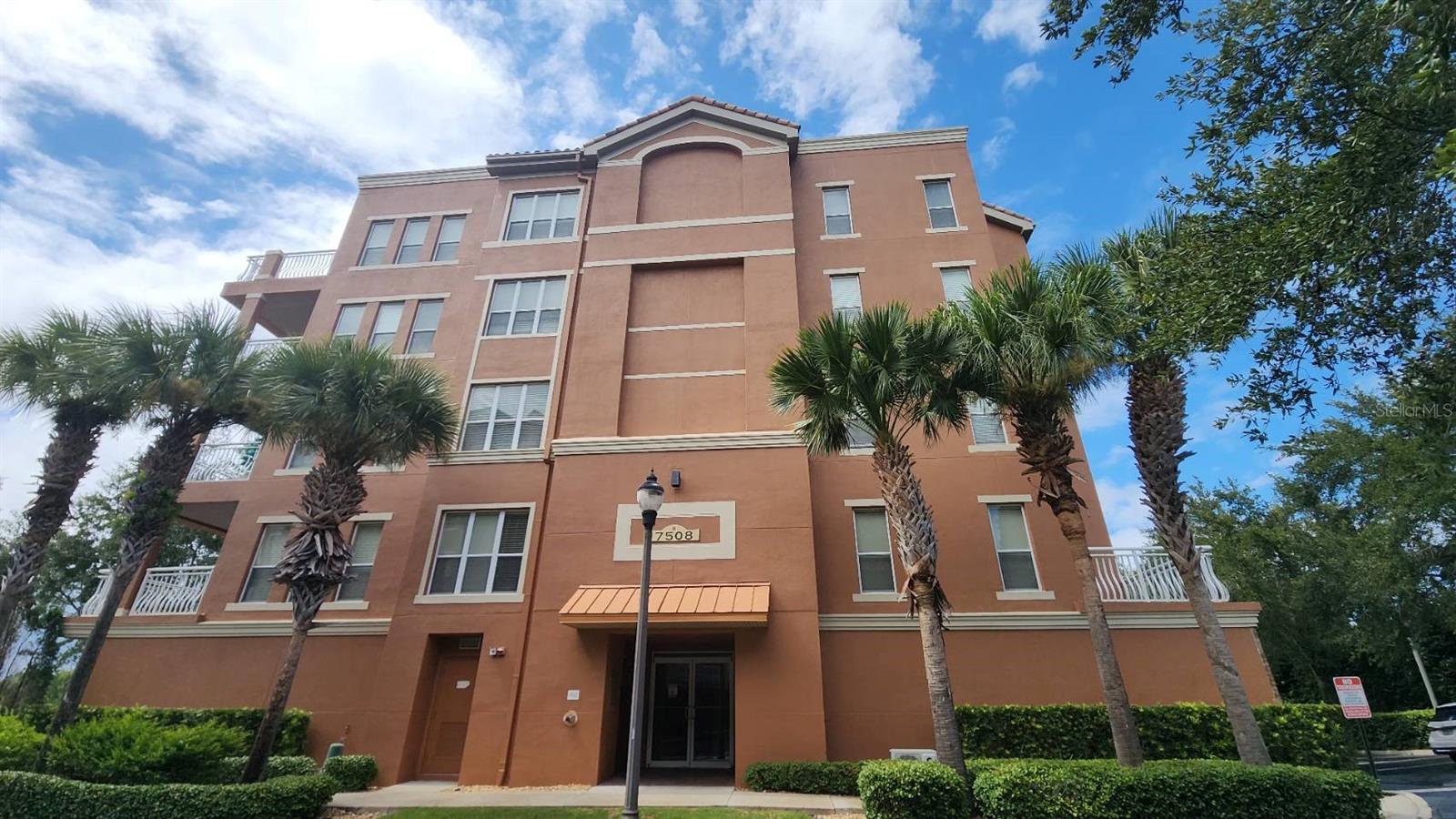 Welcome to 7508 Toscana Blvd Unit 141, the corner unit plus LAKE VIEW with balcony, available for rent in the heart of Orlando, FL 32819. This beautifully maintained 3 bed rooms , 2 full baths condo is offering an expansive 2,085 square feet of elegant living space within the highly sought-after Toscana community. Built in 2007, bright and modern with tile/wood floor. The location is just off International Drive, and minutes from Orlando’s top attractions. Universal Studios, including the highly anticipated Universal Epic Universe, is just around the corner, along with SeaWorld Orlando and Walt Disney World Resort. Closer to the Orlando International Premium Outlets, The Mall at Millenia, and a wide variety of restaurants, retail stores, banks. excellent schools. This condo offers the perfect blend of luxury, location, and lifestyle. also near highway 528, I-4 and airport.
Beautiful Condo and Live in luxury in this well-kept condo located in the heart of Dr. Phillips—one of Orlando’s most desirable neighborhoods! This spacious and stylish residence offers private elevator access, stainless steel appliances, and a host of resort-style community amenities. Property Highlights: -Private Elevator Entry directly into your unit -Beautiful Balcony View –Modern Kitchen with stainless steel appliances -1-Car Garage Parking plus additional unassigned parking for guests or extra vehicles -Open and Airy Floorplan with abundant natural light -Washer & Dryer Included. Also ready for immediate move-in Toscana Community -Gated Entry with On-Site Security -Resort-Style Pool & Jacuzzi -Fully Equipped Fitness Center -Beautifully Landscaped Grounds. This is a MUST SEE!