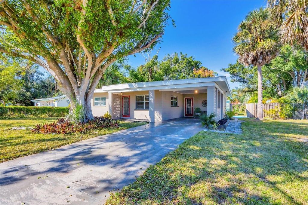 Photo of 200 Sago Lane, Nokomis, FL 34275 (MLS # D6144953)
