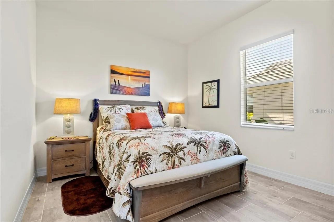 HARBOR WEST - Residential