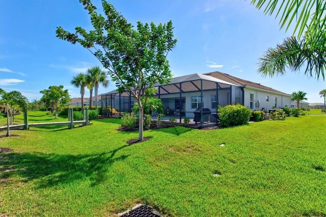 HARBOR WEST - Residential