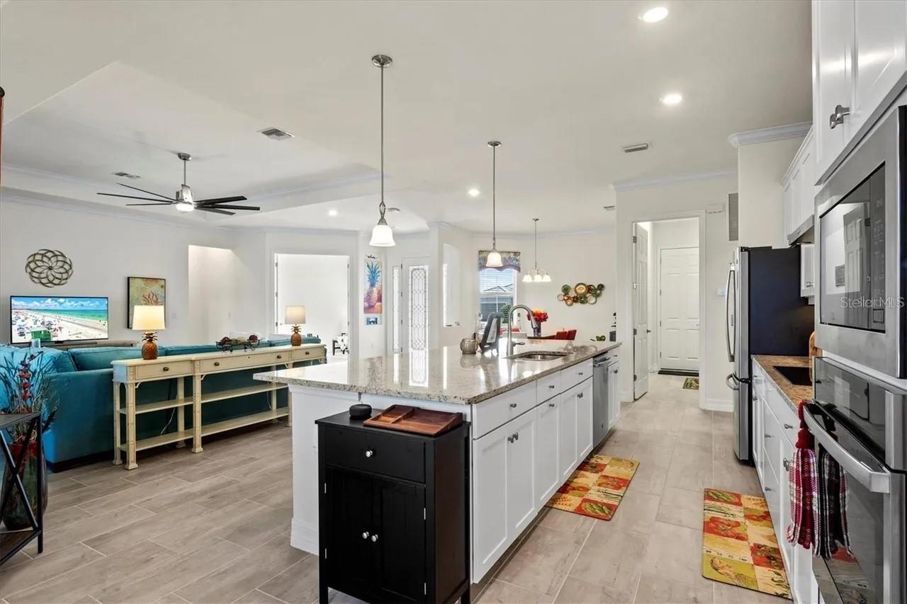 HARBOR WEST - Residential