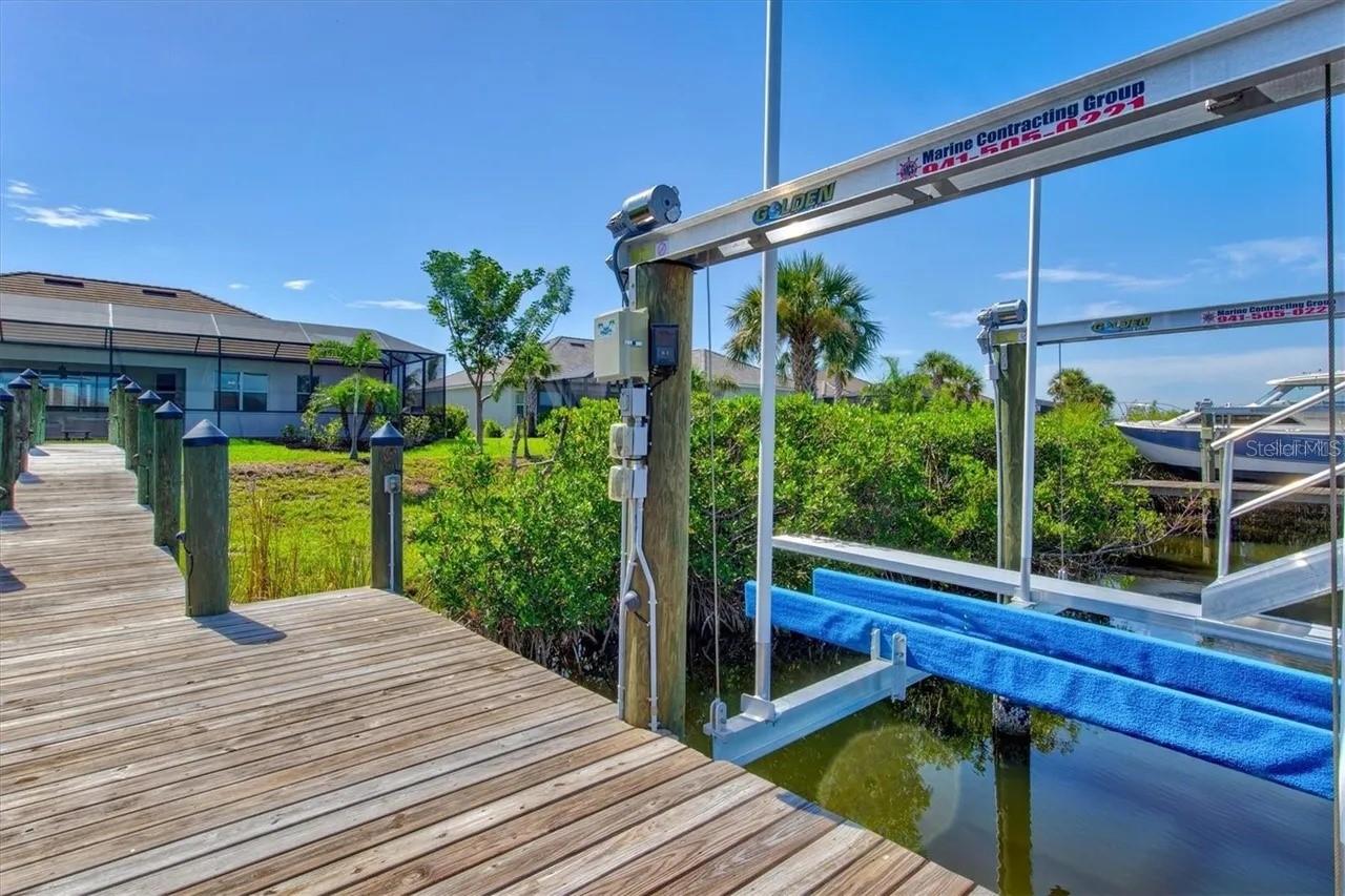 HARBOR WEST - Residential
