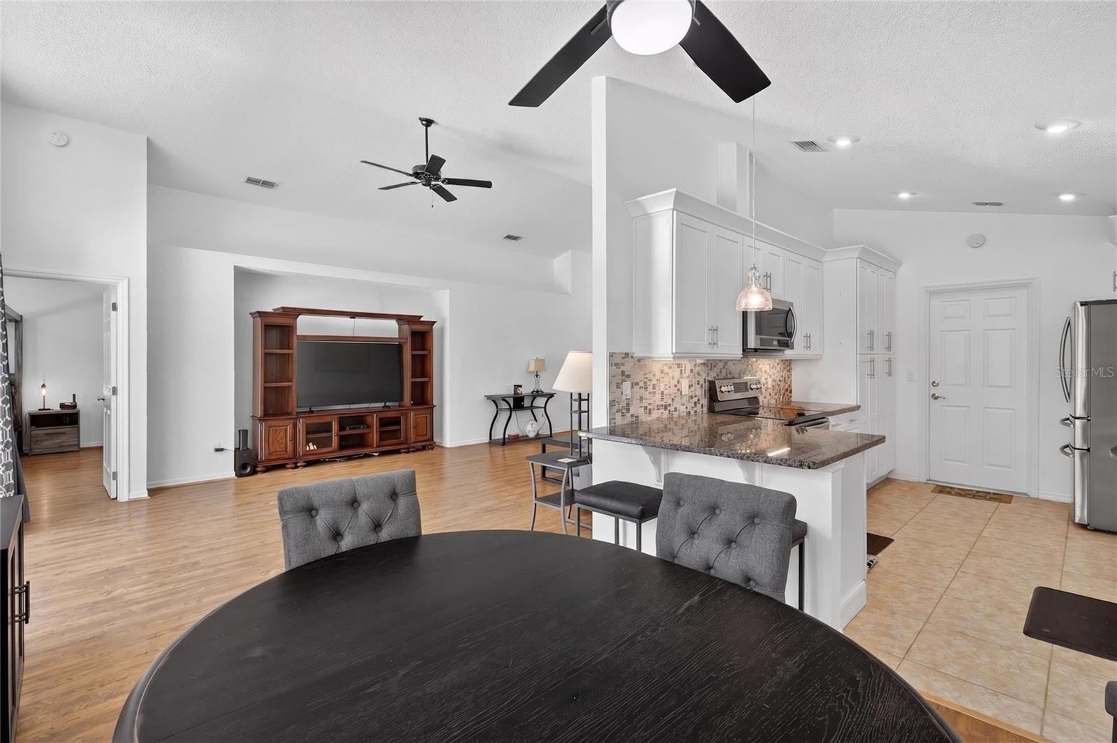 CARIBBEAN COVE - Residential