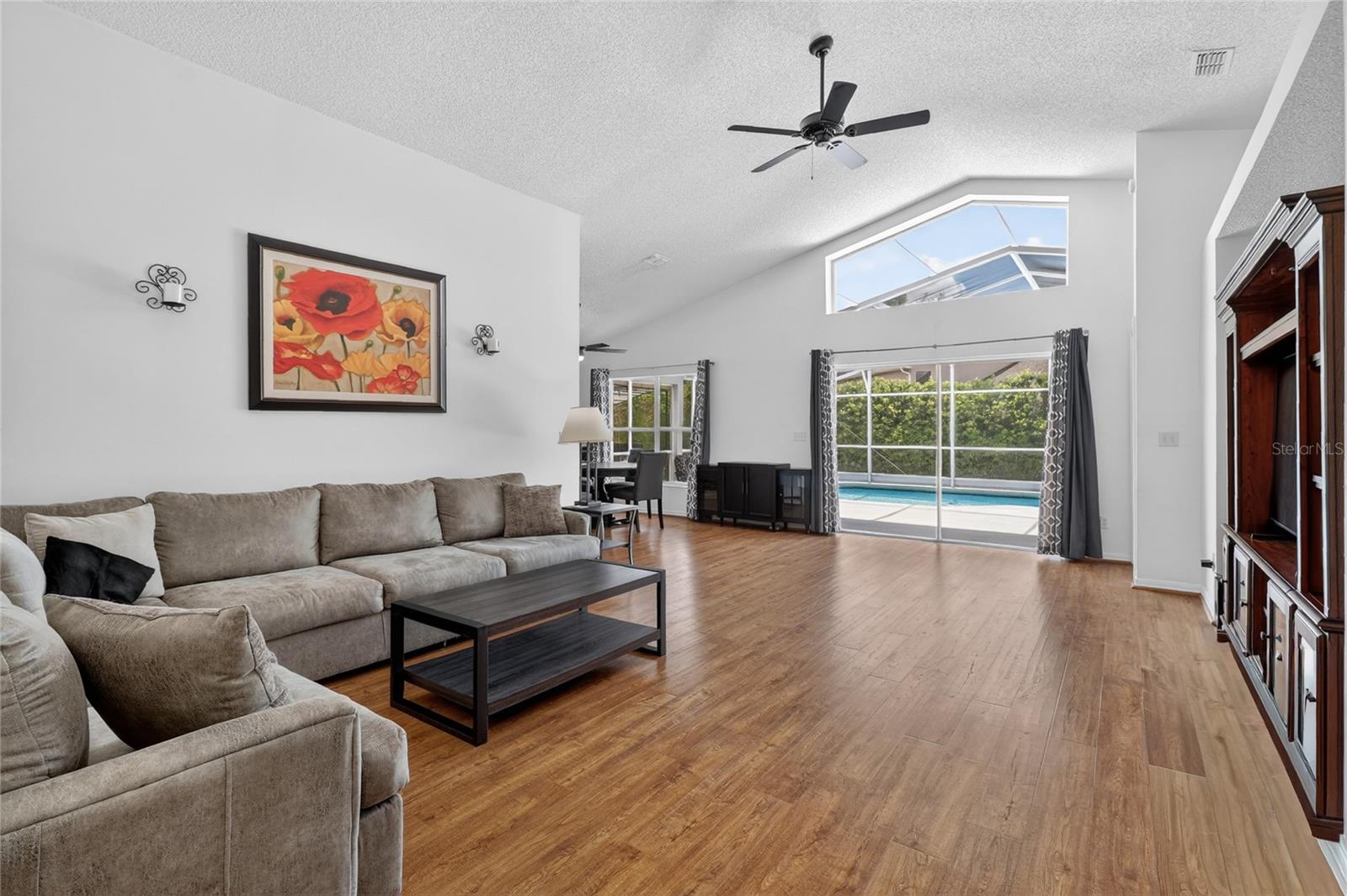 CARIBBEAN COVE - Residential