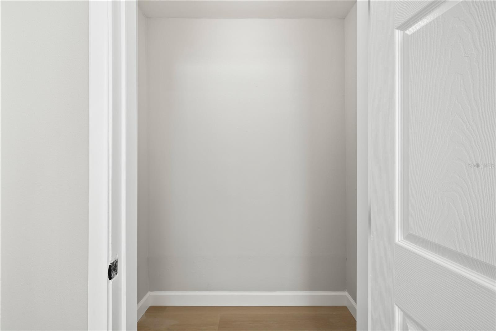 WHISPER LAKES - Residential