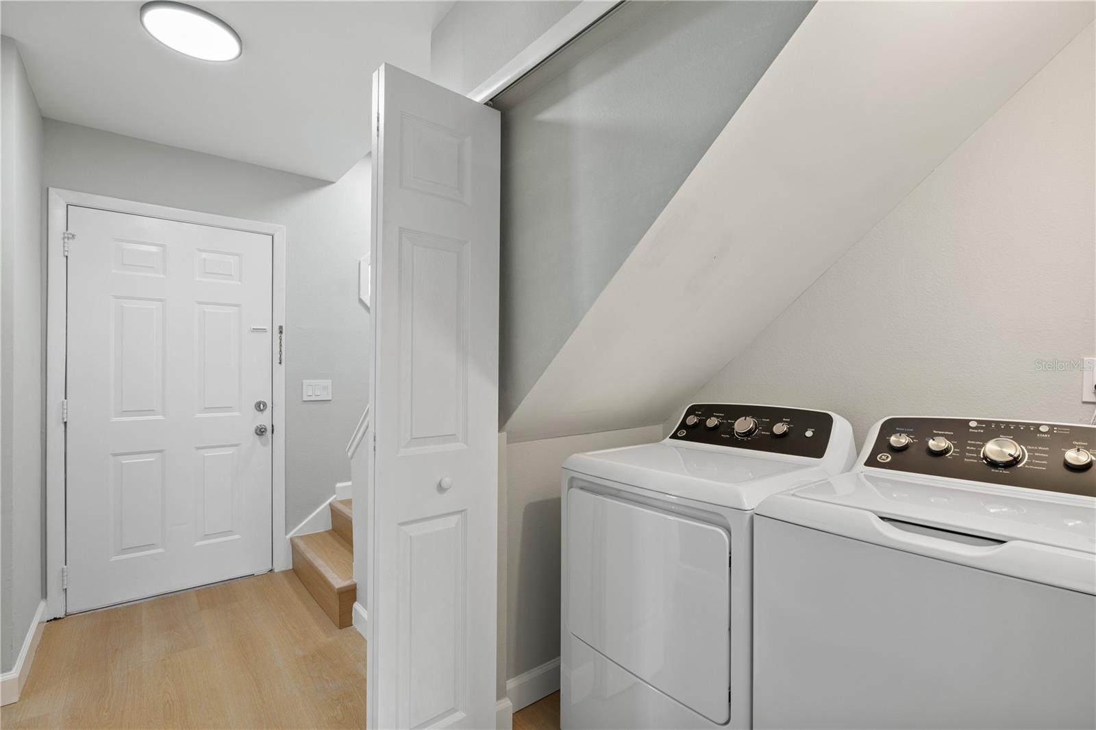 WHISPER LAKES - Residential