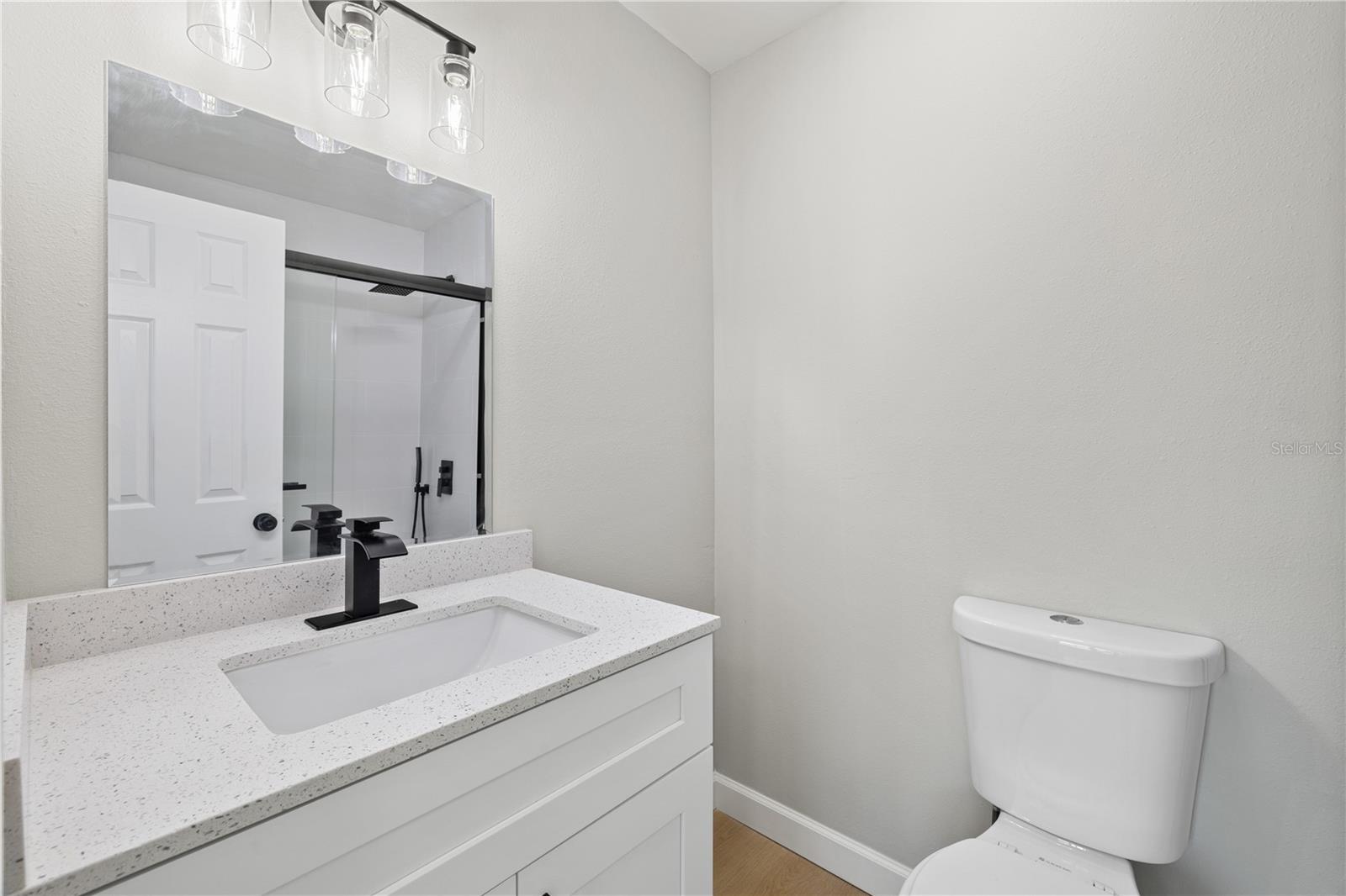 WHISPER LAKES - Residential