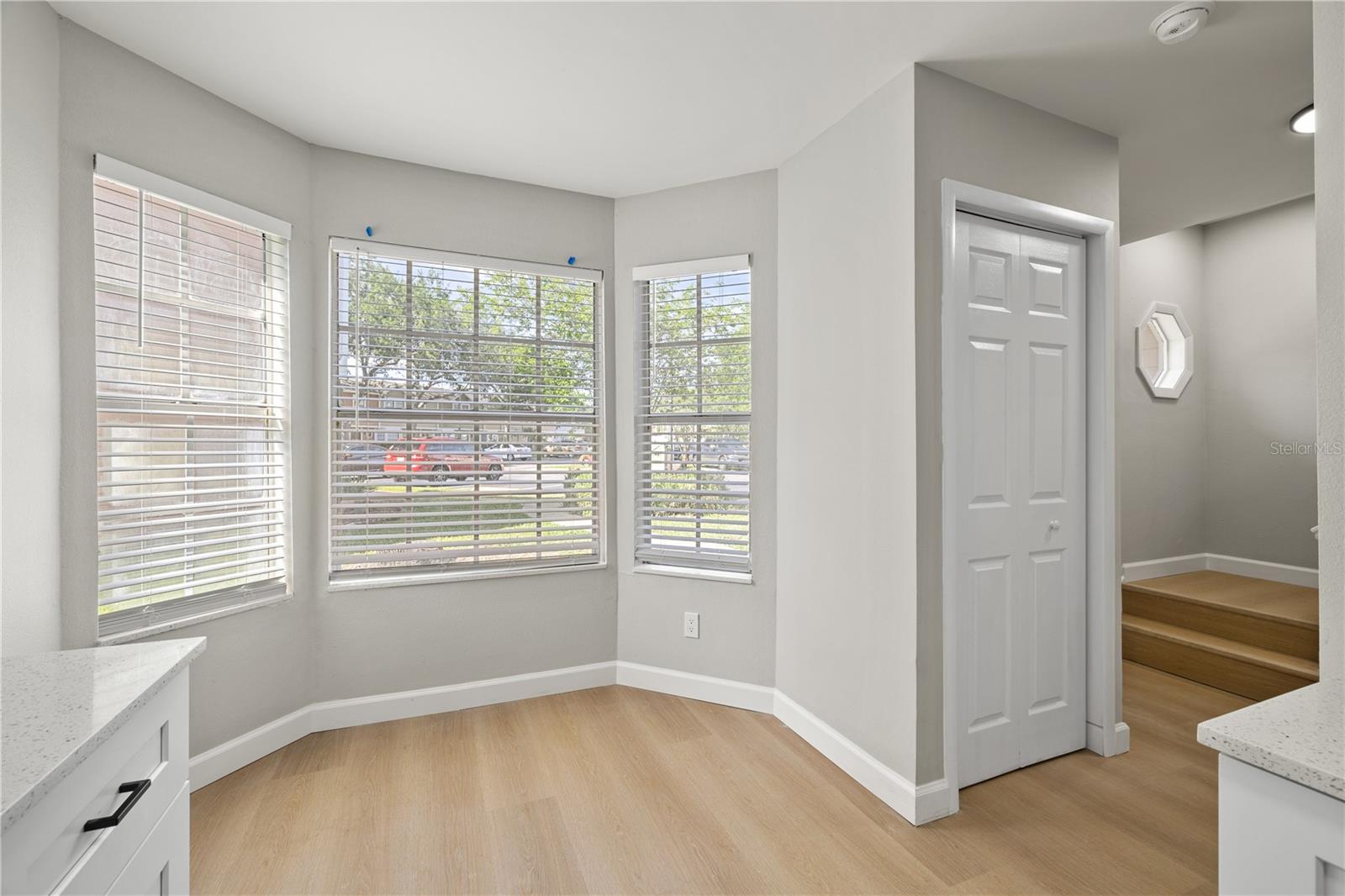 WHISPER LAKES - Residential