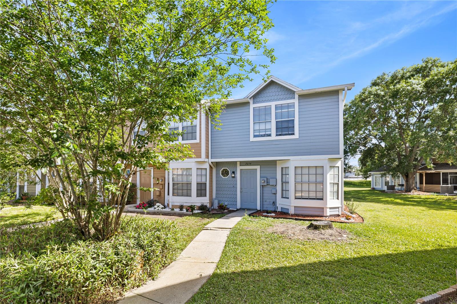 WHISPER LAKES - Residential