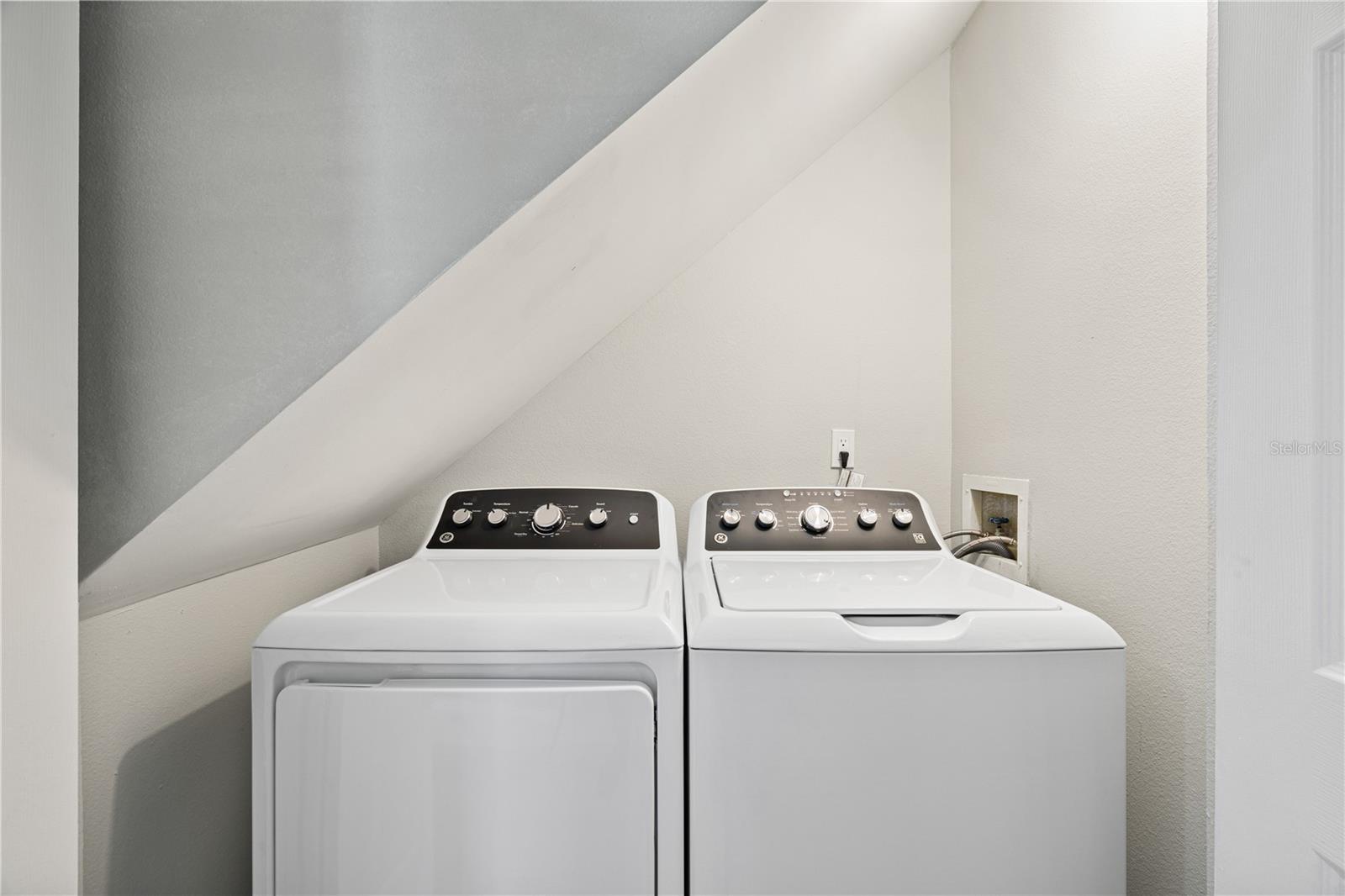 WHISPER LAKES - Residential