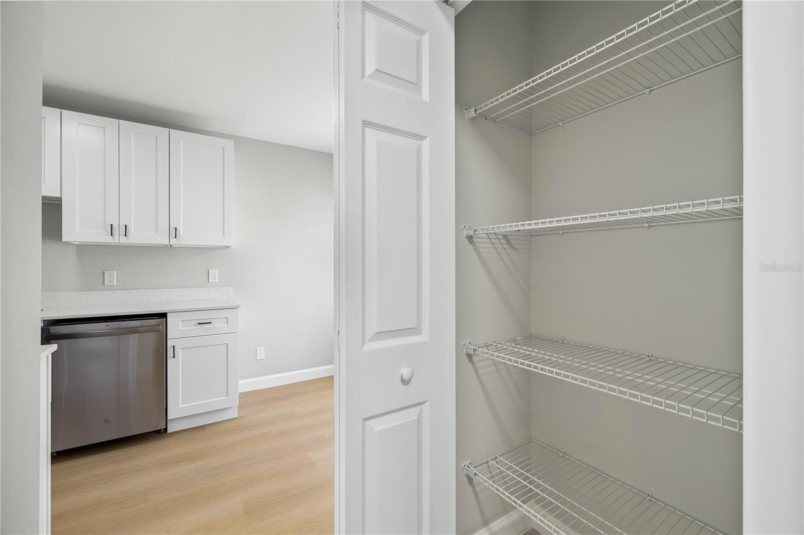 WHISPER LAKES - Residential