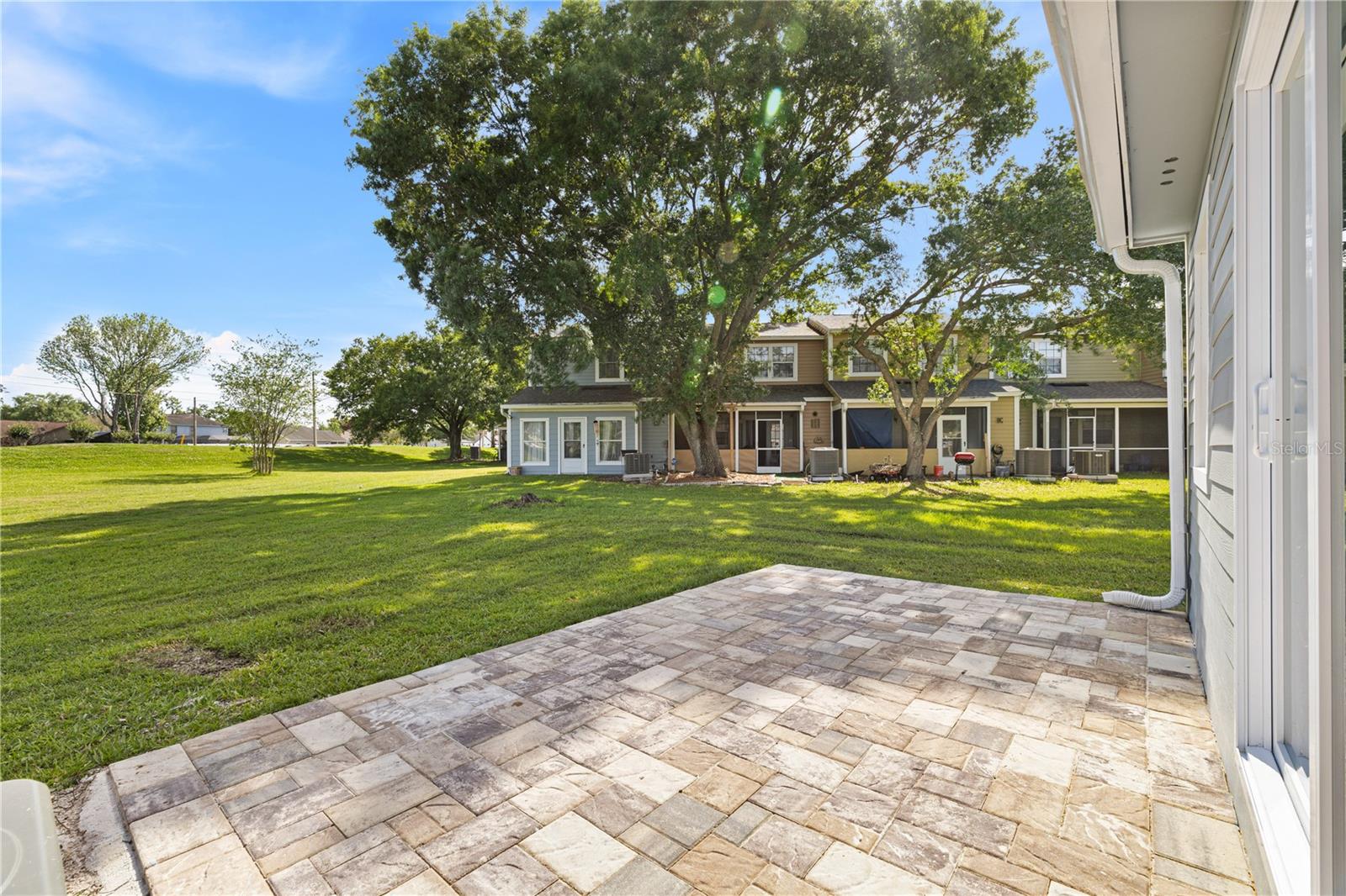 WHISPER LAKES - Residential