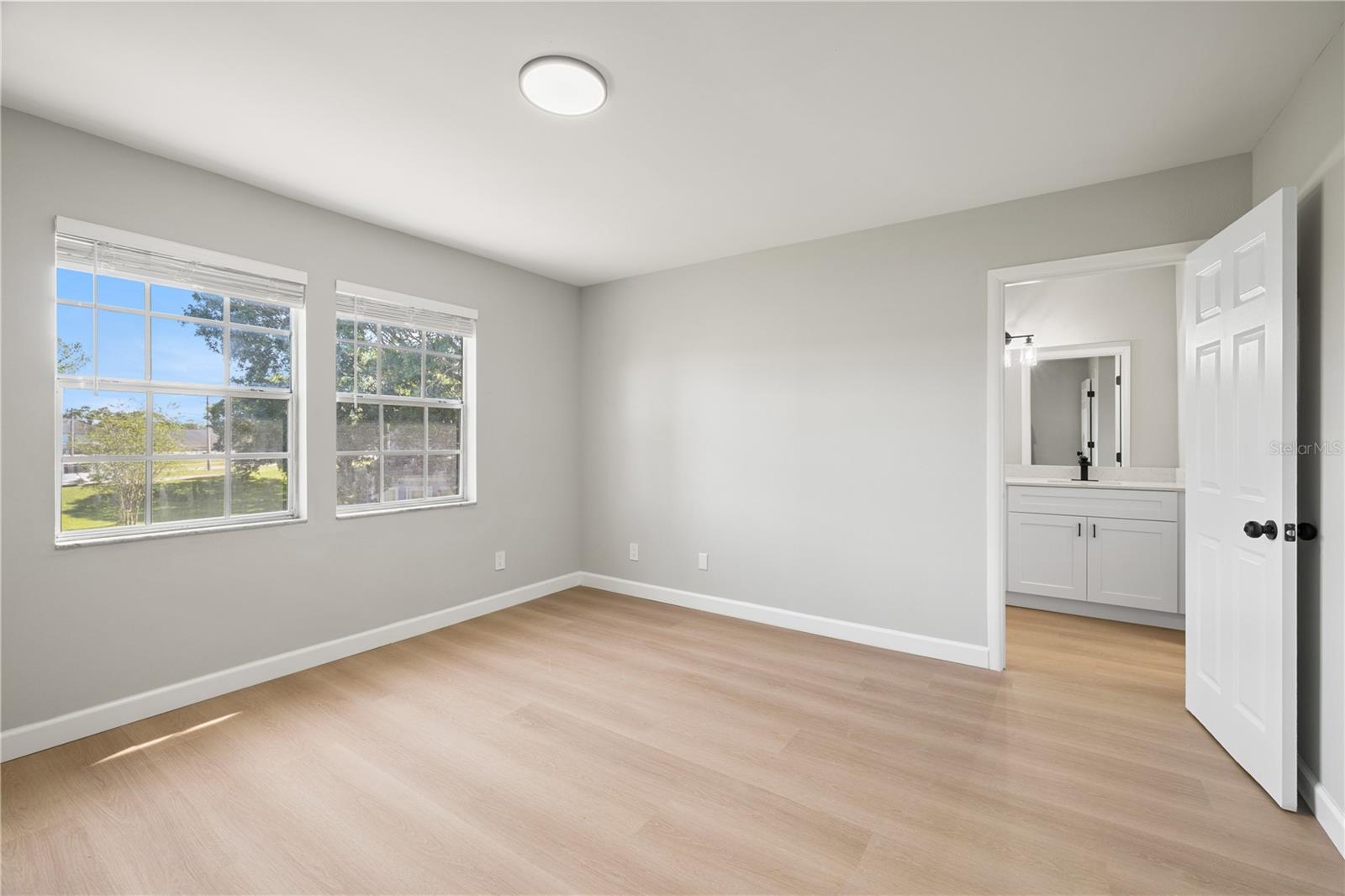 WHISPER LAKES - Residential